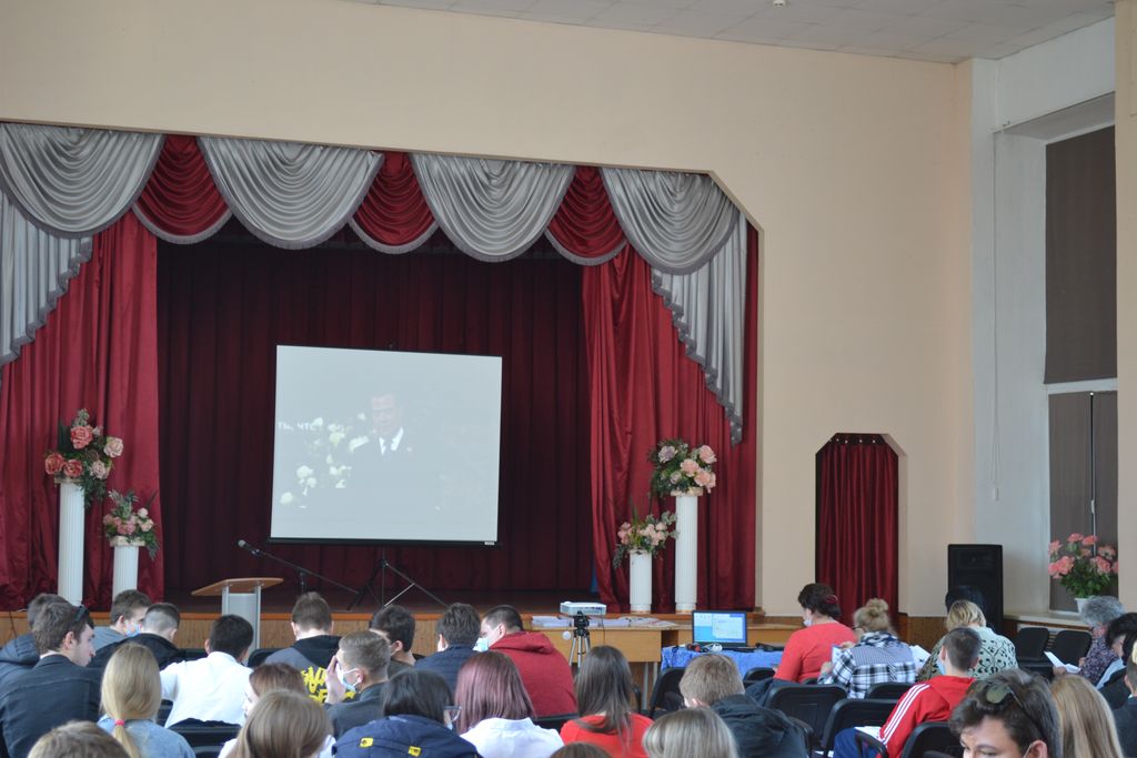 Обучающиеся и преподаватели Пугачевского филиала приняли участие в Международной просветительско-патриотической акции  «Диктант Победы» Фото 2