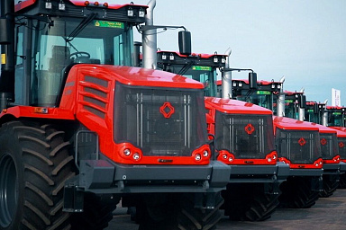 Российские аграрии закупили более 53 тыс. единиц новой техники