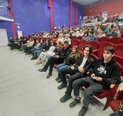 Студенты Марксовского филиала посетили цирковое шоу «Халява ловись»