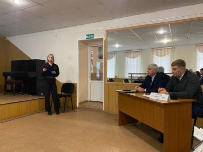 Депутаты посетили предприятия и учреждения Пугачевского района