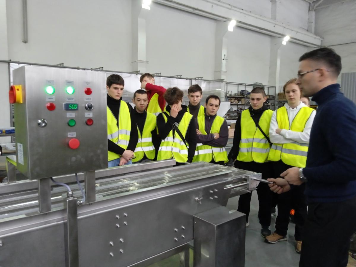 Обучающиеся ФТК посетили завод по производству конвейеров Фото 3
