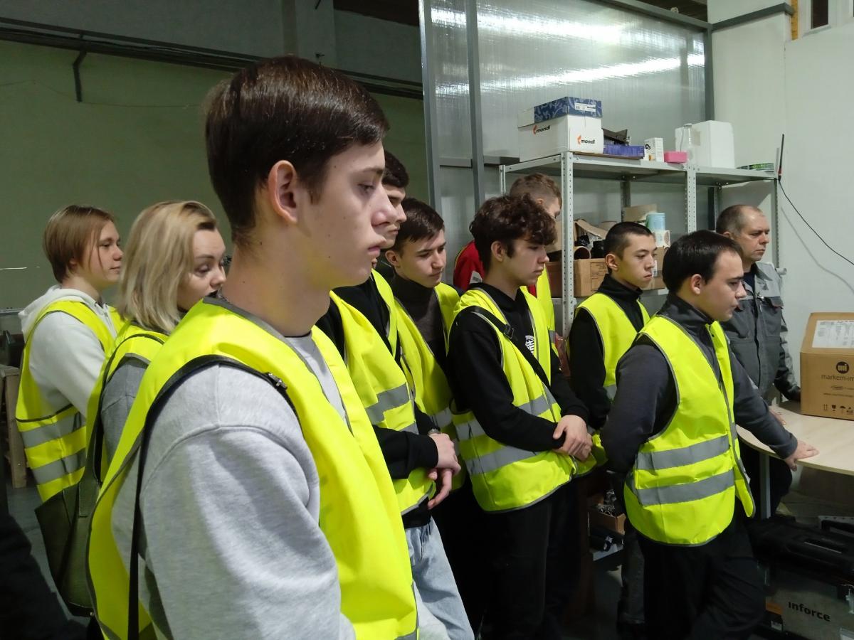 Обучающиеся ФТК посетили завод по производству конвейеров Фото 10
