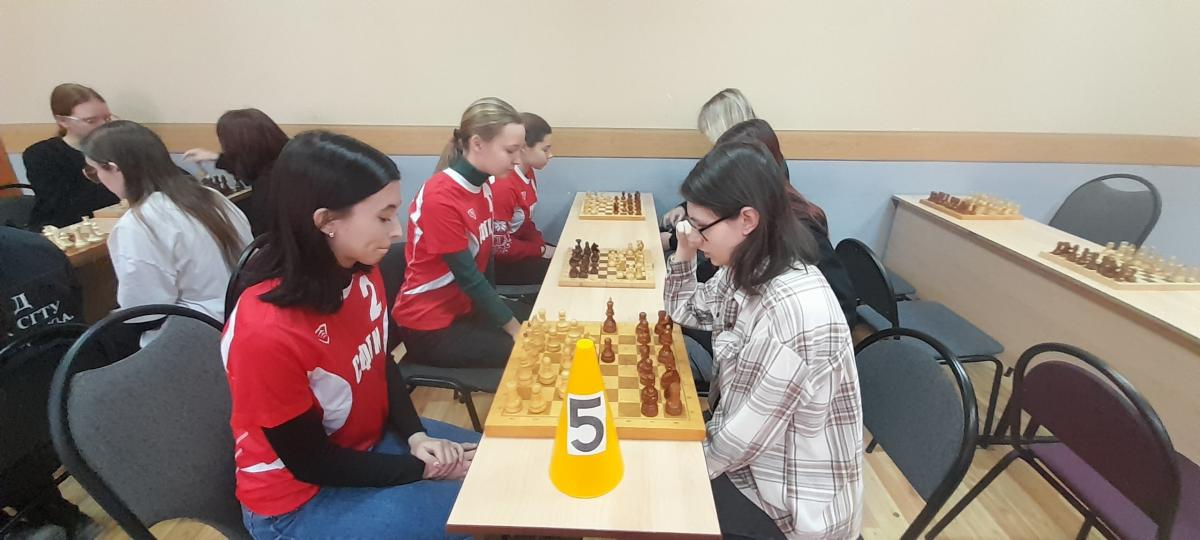 Соревнования по шахматам среди СПО Фото 3