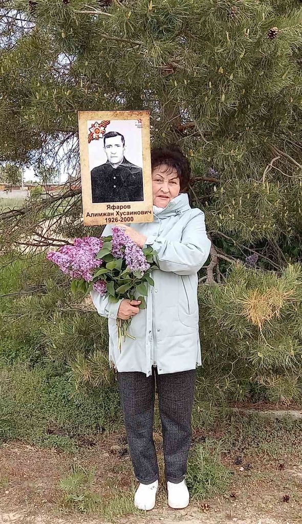 Возложение цветов к памятнику Воину-освободителю Фото 5