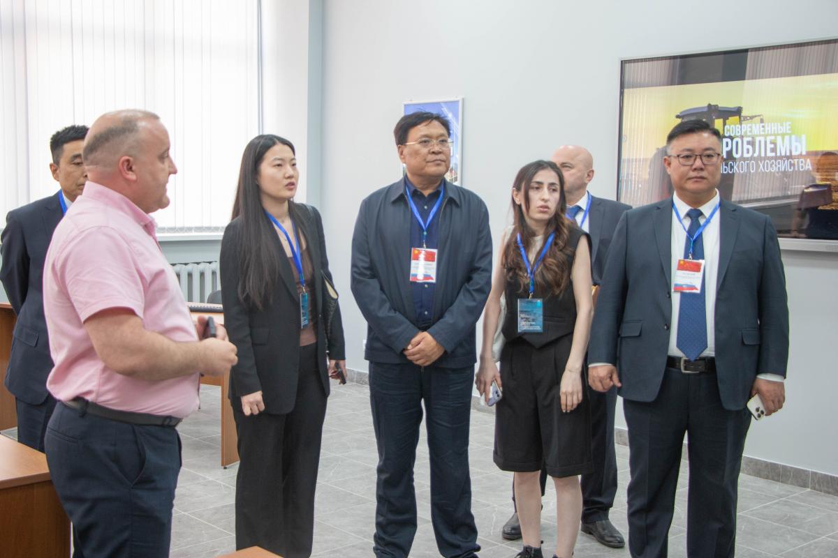 Университет посетила делегация Китайской Народной Республики Фото 4