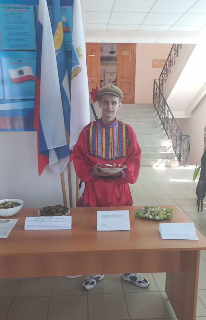 Выставка национальных блюд как символ единения народов России Фото 8