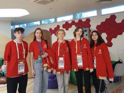 Волонтерство на выставке -форум «Россия»