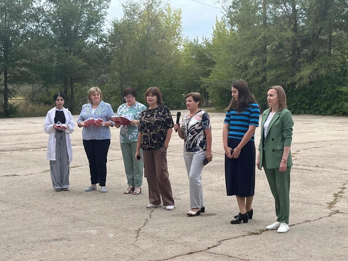 09.09.2024 года в Краснокутском зооветеринарном техникуме состоялось Посвящение в студенты и выдача студенческих билетов. Фото 3