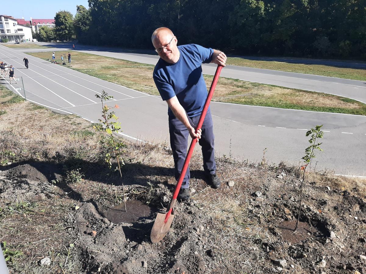 Студенты Вавиловского университета приняли участие в экологическом субботнике Фото 4