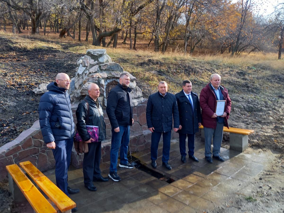 На Кумысной поляне в Саратове открылся благоустроенный родник «Господь и самарянка»