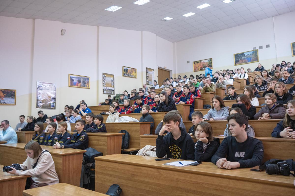 II этап соревнования по спасательному спорту среди классов «Юный пожарный», «Юный спасатель», «Юный водник», туристических объединений и студенческих спасательных отрядов в честь Дня спасателя Российской Федерации Фото 17