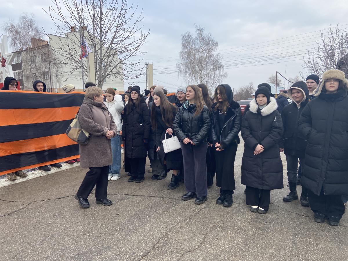 Торжественный митинг «Город-герой Сталинград!» Фото 1