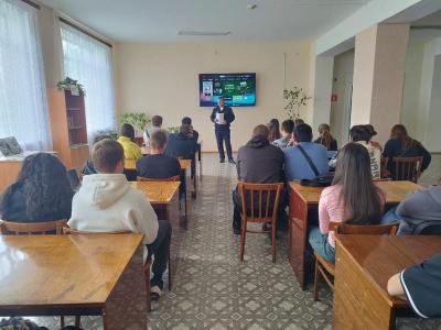 Сотрудники полиции провели профориентационную беседу со студентами