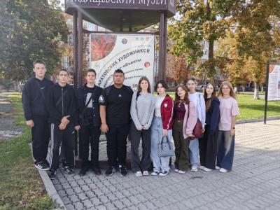 Посещение выставки «Миры Саратовских художников»