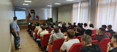 Встреча студентов выпускных групп  с представителемСаратовского высшего артиллерийского командного училища (СВАКУ)