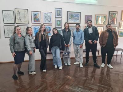 Посещение выставок картин в Саратовском областном Доме работников искусств