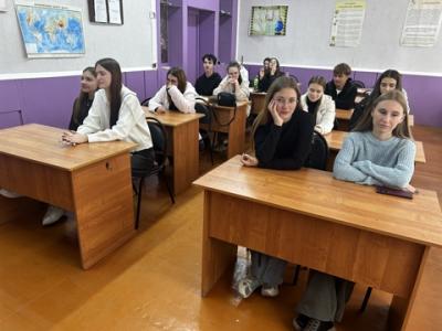 классный час в рамках разговора о важном на тему: «Мирный атом. День работника атомной промышленности»