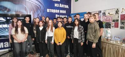 Студенты познакомились с историей кукольного артельного производства.