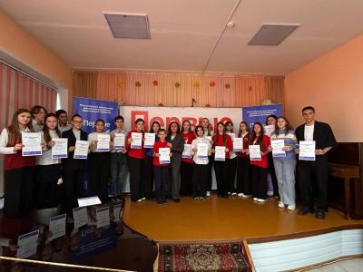 Активисты и куратор Движения Первых отмечены дипломами и благодарственными письмами за участие в проектах и акциях.