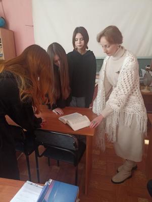 Классный час : «… НО ВЫДЕРЖАЛ ЖЕЛЕЗНЫЙ ТОТ СОЛДАТ, НО ВЫСТОЯЛ БЕССМЕРТНЫЙ СТАЛИНГРАД»