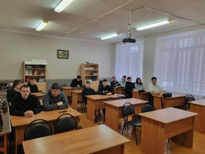 Масленица идёт, блин да мёд несёт!