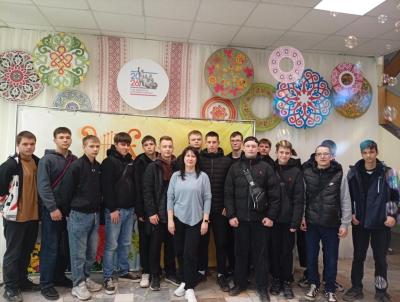 Студенты Марксовского филиала Вавиловского университета посетили концерт ко Дню работника культуры