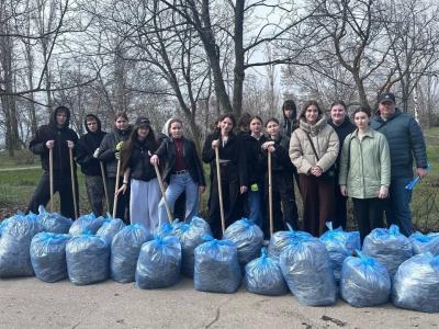 Субботник в городском «Парке Победы»