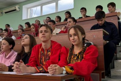 Студенты написали всероссийский диктант «Россия - дом народов»